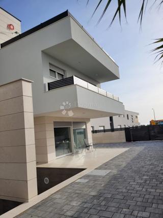 CASA DOPPIA MODERNA CON VISTA MARE ISOLA DI VIR