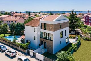 Sensazionali ville duplex a Fasana con cinema estivo privato