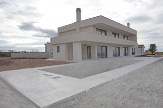 VILLA MODERNA CON PISCINA NELLA LOCALITÀ VICINO A POREČA