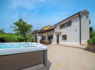 Casa Kras, Dobrinj, 45m2