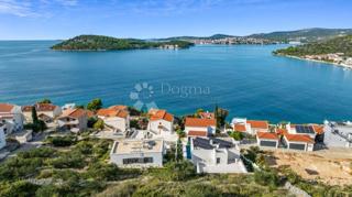 ROGOZNICA - VILLA DI LUSSO CON VISTA DALL'ALTO