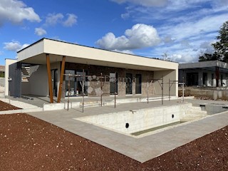 VILLA MODERNA CON BELLA VISTA