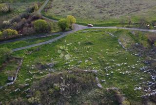 Terreno edificabile in zona isolata vicino a Labin