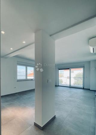 Allogio Maslenica, Jasenice, 107m2