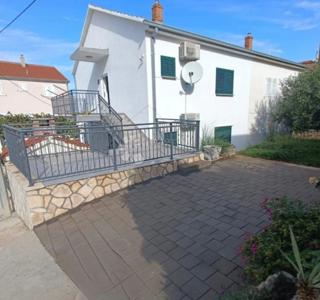 Casa Okrug Gornji, Okrug, 100m2