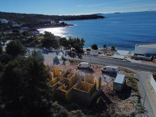 PRIMOŠTEN - PIANO TERRA PRIMA FILA SUL MARE