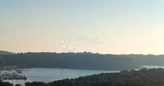 Terreno edificabile Vinkuran, Medulin, 728m2