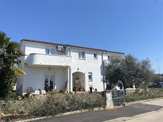 Casa con 4 appartamenti, Cittanova