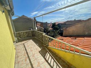 Casa ristrutturata con 2 appartamenti! Punat