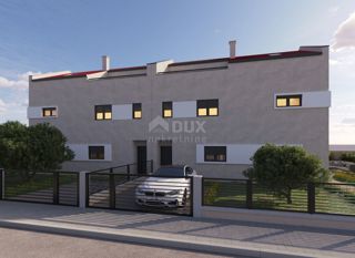 ISTRIA, PARENZO - Casa a schiera su 3 piani