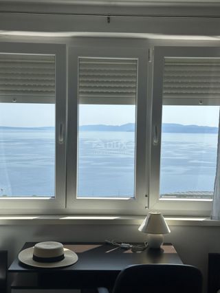 RIJEKA, TURNIĆ - Appartamento con ottima organizzazione e bellissima vista sul mare