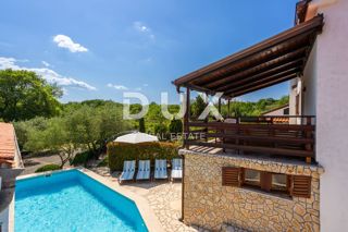 ISOLA DI KRK, VRBNIK (dintorni) - Casa con piscina e jacuzzi