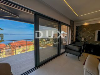 OPATIJA, CENTRO - appartamento di alta qualità in un nuovo edificio con mobili, vista panoramica, garage, ascensore, piscina