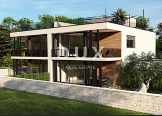 ISTRIA, PARENZO - Villa unica con due unità abitative