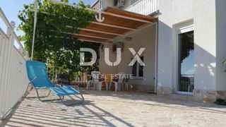 NOVI VINODOLSKI - casa in zona tranquilla con 5 appartamenti