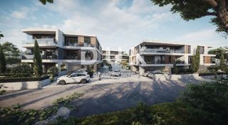 ISTRIA, POLA - Appartamento di 80,44 m2 al piano terra con giardino!