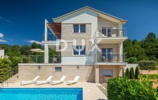 ABBAZIA - una bellissima villa con piscina, vista panoramica sul mare e completa privacy