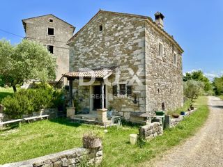 ISTRIA, BUIE - NOVITÀ - Casa d'artista con vista panoramica