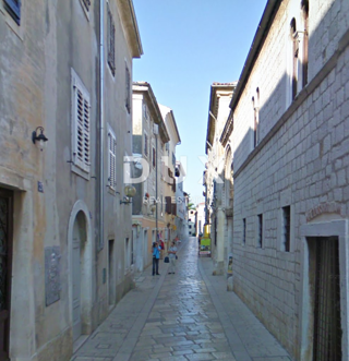 ISTRIA, PARENZO - Appartamento nel centro storico con grande potenziale