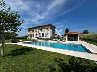ISTRIA, PARENZO – Una villa unica con anima storica ed eleganza italiana