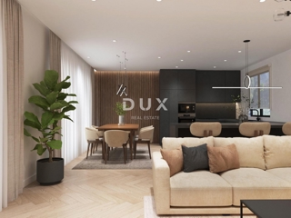 ISTRIA, PREMANTURA – Attico 1BR+LR con ingresso privato e spaziosa terrazza con vista sul mare, vicino alle spiagge e a Kamenjak