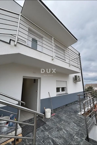 ISOLA DI PAG, NOVALJA - Casa con appartamenti nel cuore di Novalja