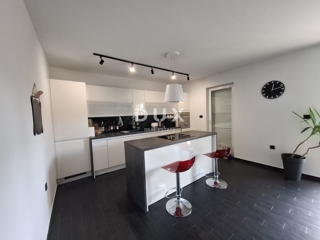 Appartamento Valdebek, Pula, 127,40m2
