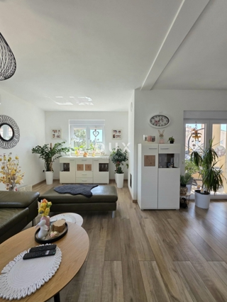 ISTRIA, POLA - Appartamento su tre piani con 5 camere da letto + soggiorno nella zona più ambita della città di Pola