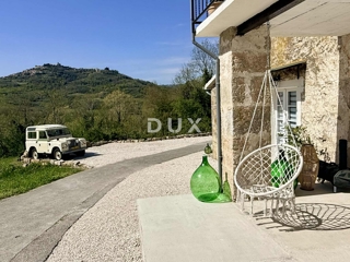 ISTRIA, MOTOVUN – Casa in pietra ristrutturata con vista spettacolare