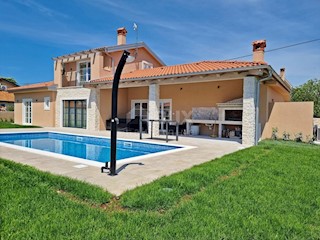 ISTRIA, KANFANAR - Casa spaziosa con piscina