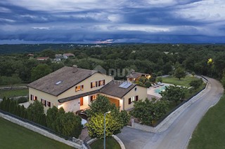 ISTRIA, SAN PIETRO NEL BOSCO - Casa con piscina su ampio giardino