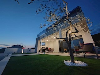 ISOLA DI RAB, BANJOL - Villa di lusso con piscina