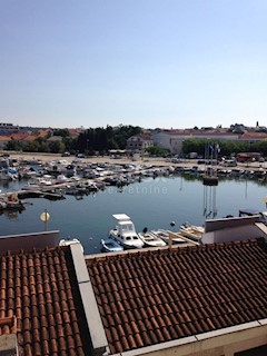 BIOGRAD NA MORU - appartamento in ottima posizione, primo piano