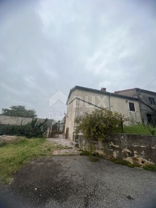 ISTRIA, LABIN - Casa ai margini del paese con vista sulla natura