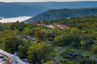 ISTRIA, RABAC - Ampio terreno edificabile con vista mare