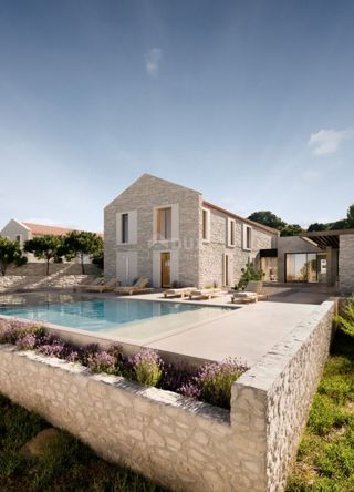 ISTRIA, SVETVINČENAT - Una villa esclusiva che unisce tradizione e architettura moderna