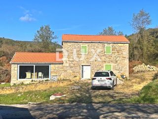 ISTRIA, CEROVLJE - Casa in pietra con ampio giardino