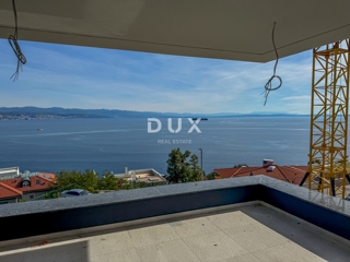 OPATIJA, CENTRO - lussuoso appartamento in una posizione privilegiata con vista panoramica sul mare, jacuzzi e garage