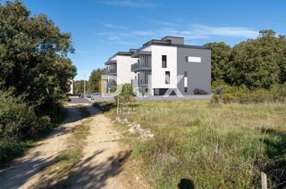 ZADAR, PETRČANE - Moderno appartamento con giardino in costruzione Z2 S1