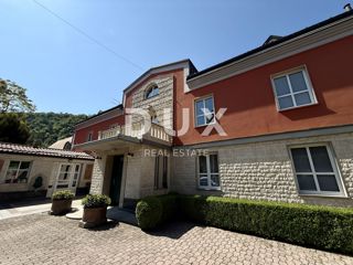 SAMOBOR, CENTRO - bellissima casa con ampio giardino!