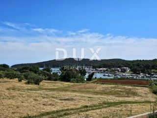 ISTRIA, POMER - Terreno edificabile con vista mare, perfetto per costruire una villa/casa/casa unifamiliare