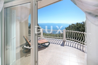 ABBAZIA, BREGI - villa con vista panoramica sul mare e ampio giardino! OCCASIONE!