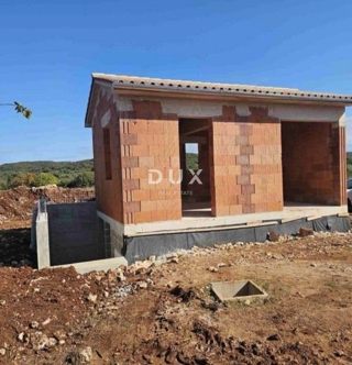 ISTRIA, ROVIGNO - Casa su ampio terreno agricolo