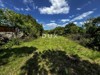 ISOLA DI KRK, GARICA - Terreno agricolo edificabile, configurazione pianeggiante, ideale per una villa di lusso con piscina