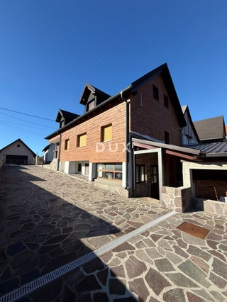 GORSKI KOTAR, MRKOPALJ - Casa con quattro appartamenti