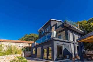 L'ISOLA DI KRK, DINTORNI DI VRBNIKA - Una casa indipendente unica con piscina