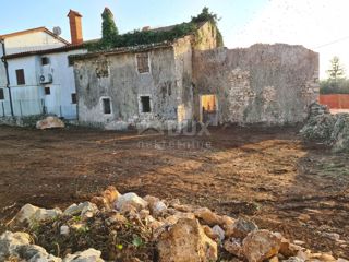 ISTRIA, VALTURA - Antico con potenziale!