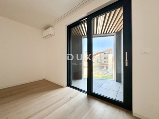 UMAGO, CENTRO - Appartamento in lussuosa costruzione nuova, prima fila al mare