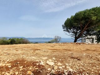 ISTRIA, RABAC - Terreno con concessione edilizia e vista mare
