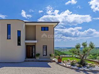 ISTRIA, BRTONIGLA - Villa con vista panoramica sul mare 